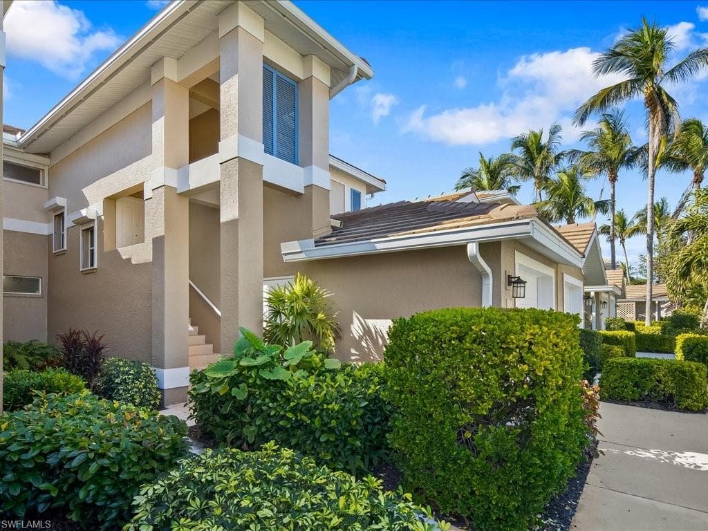 793 Carrick Bend CIR # 202, NAPLES FL 34110-2
