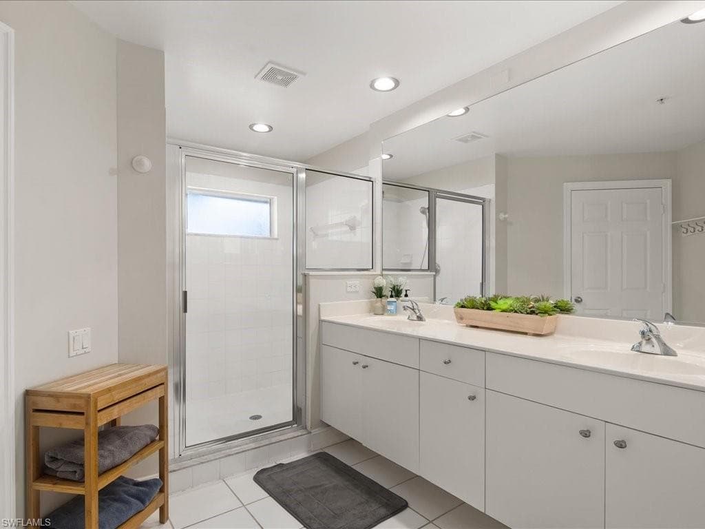 793 Carrick Bend CIR # 202, NAPLES FL 34110-23