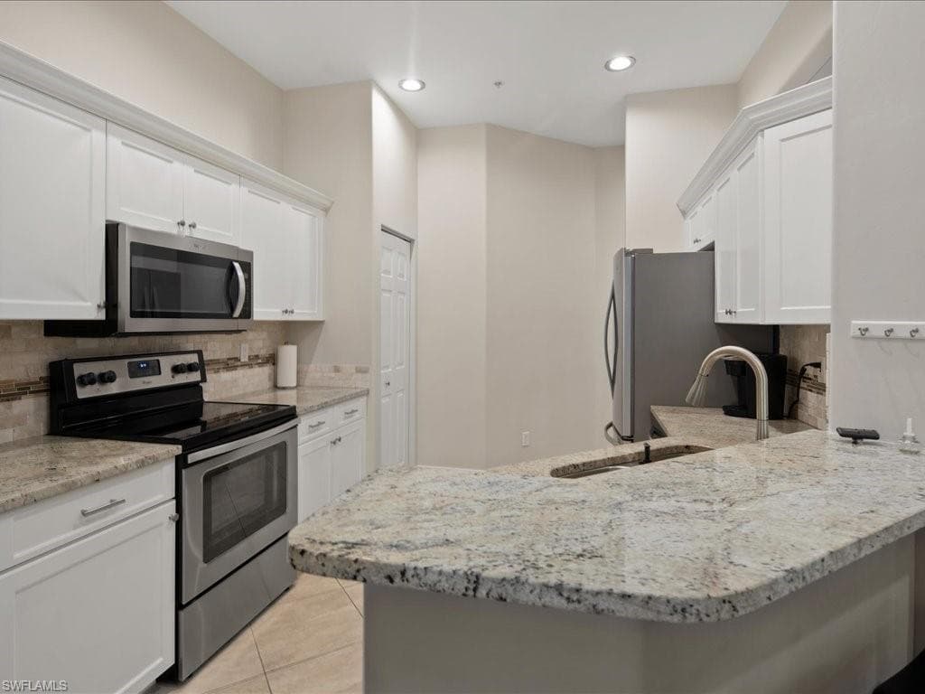 793 Carrick Bend CIR # 202, NAPLES FL 34110-18