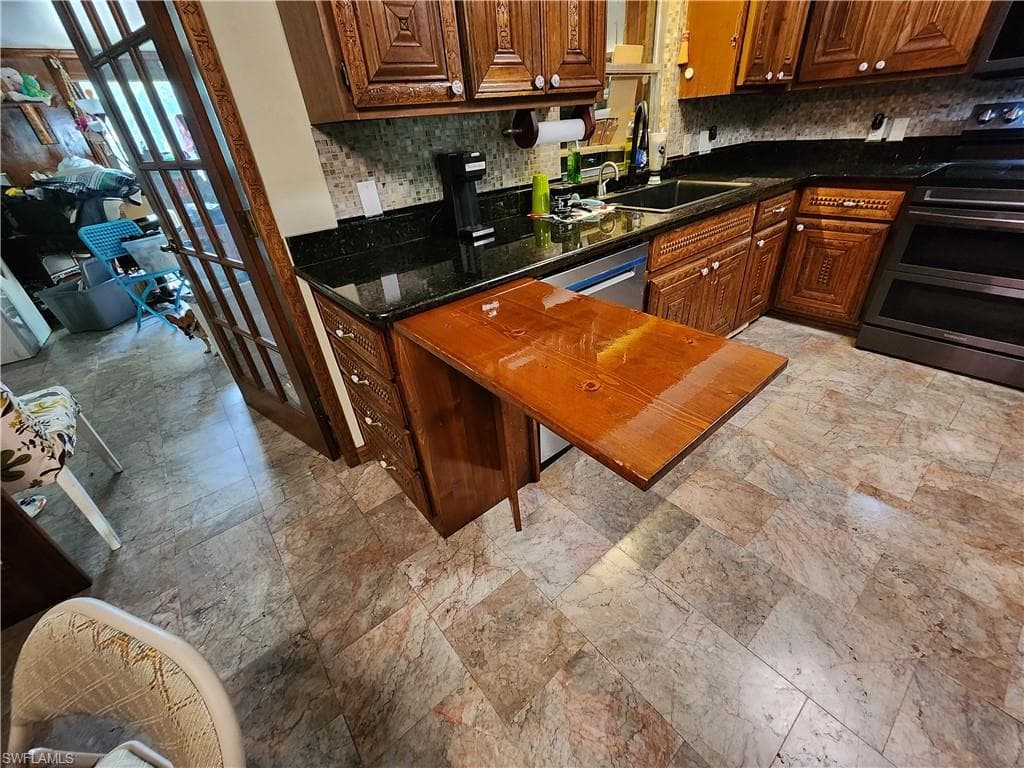 1370 Harbor View DR-22