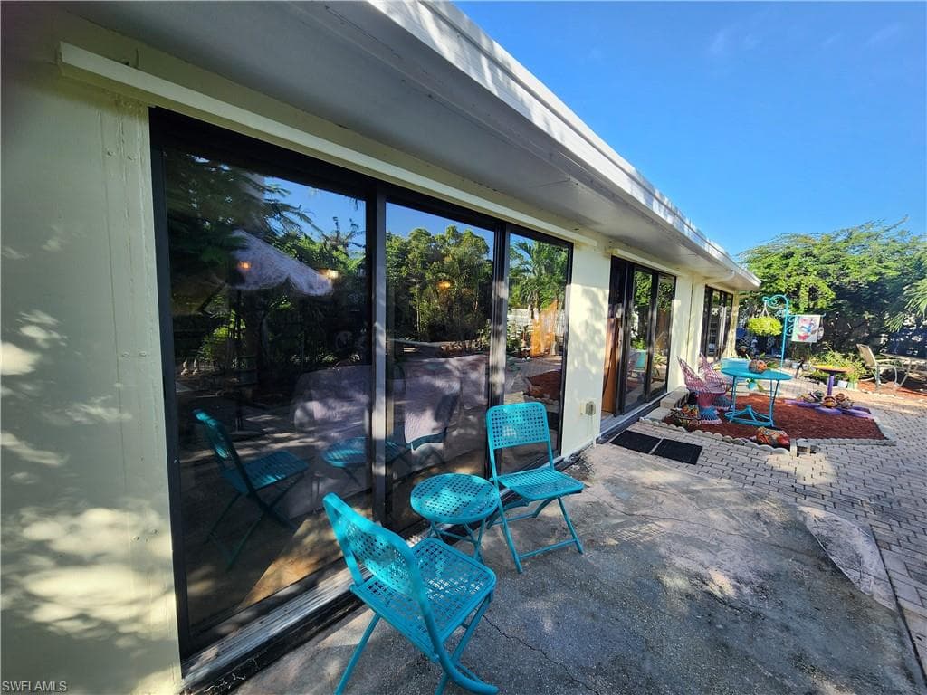 1370 Harbor View DR-41