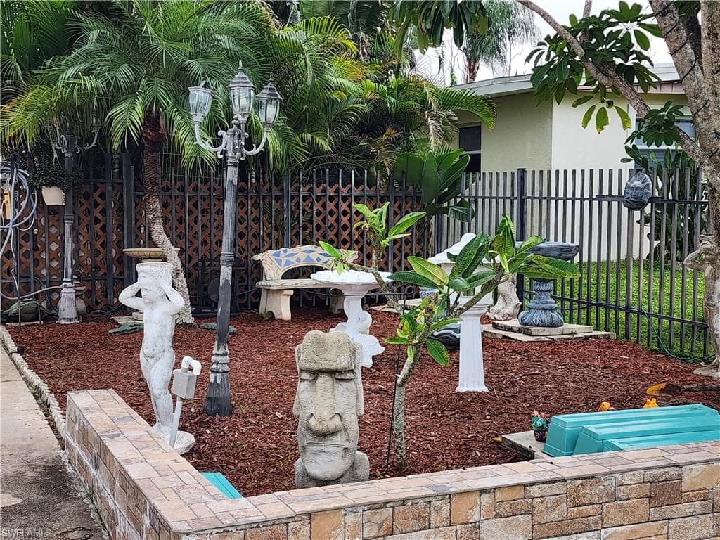 1370 Harbor View DR-31