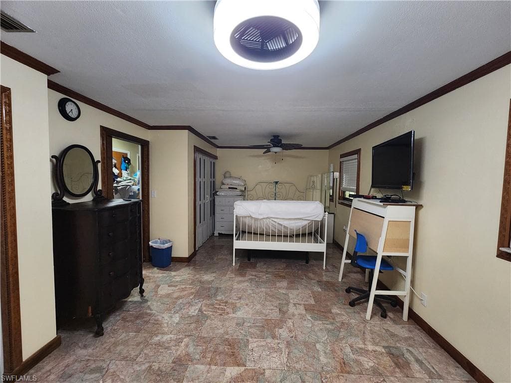 1370 Harbor View DR-27