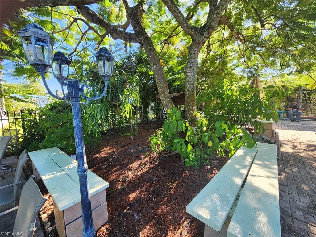 1370 Harbor View DR-40