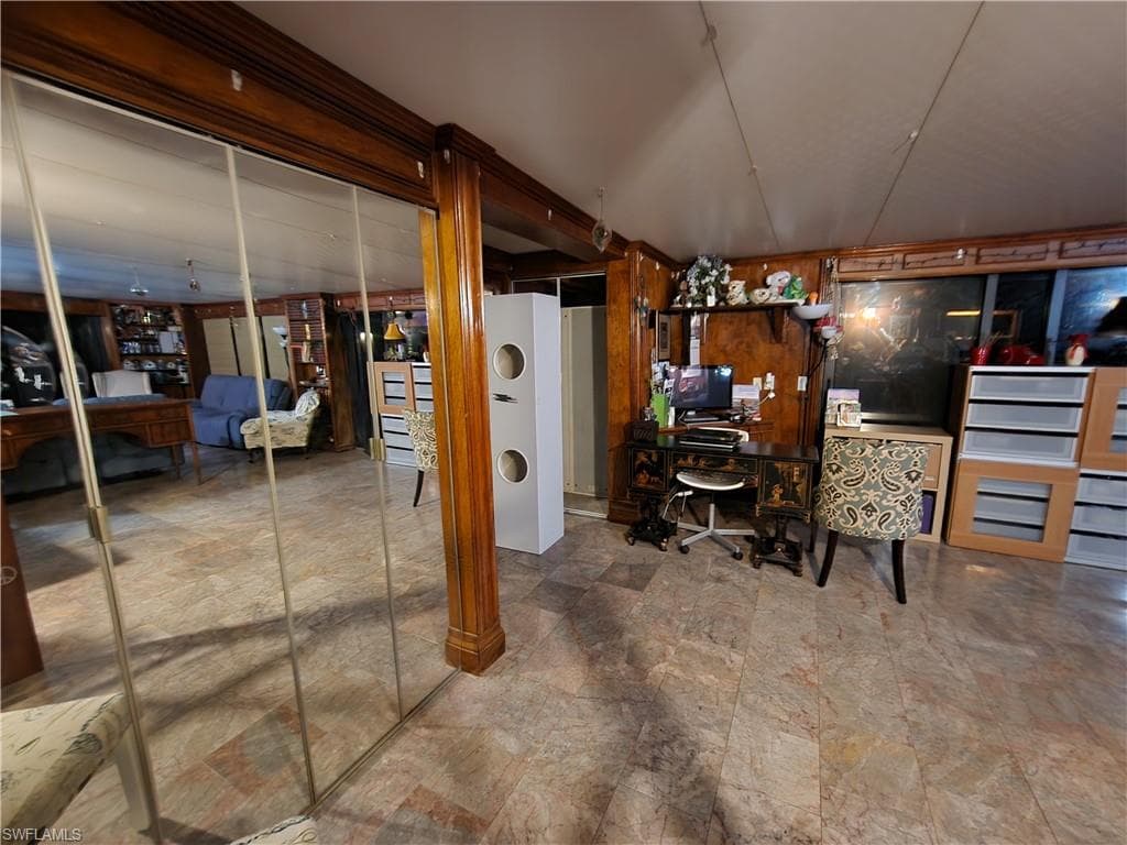 1370 Harbor View DR-14
