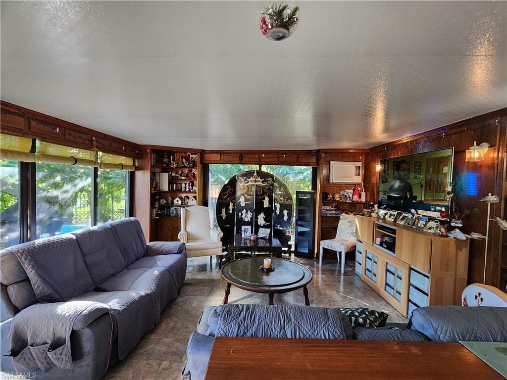 1370 Harbor View DR-10