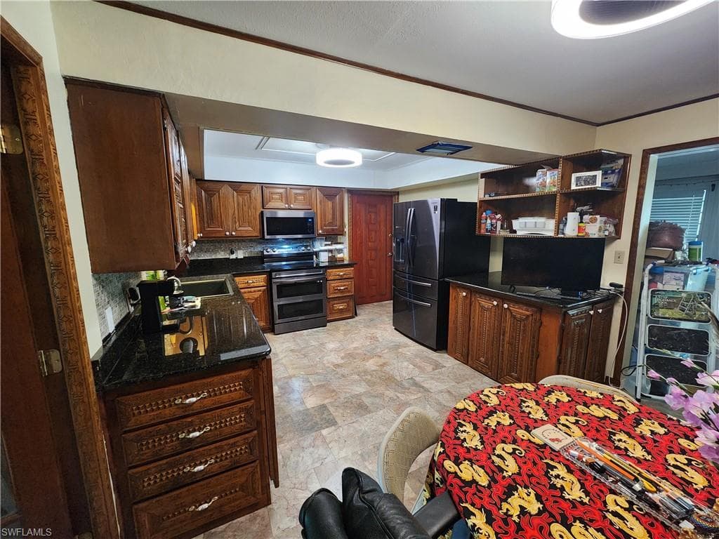 1370 Harbor View DR-20