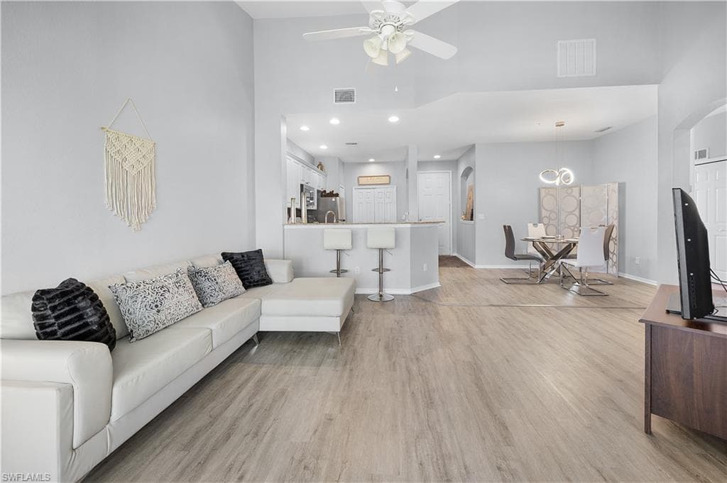 4247 Liron AVE # 201, FORT MYERS FL 33916-6