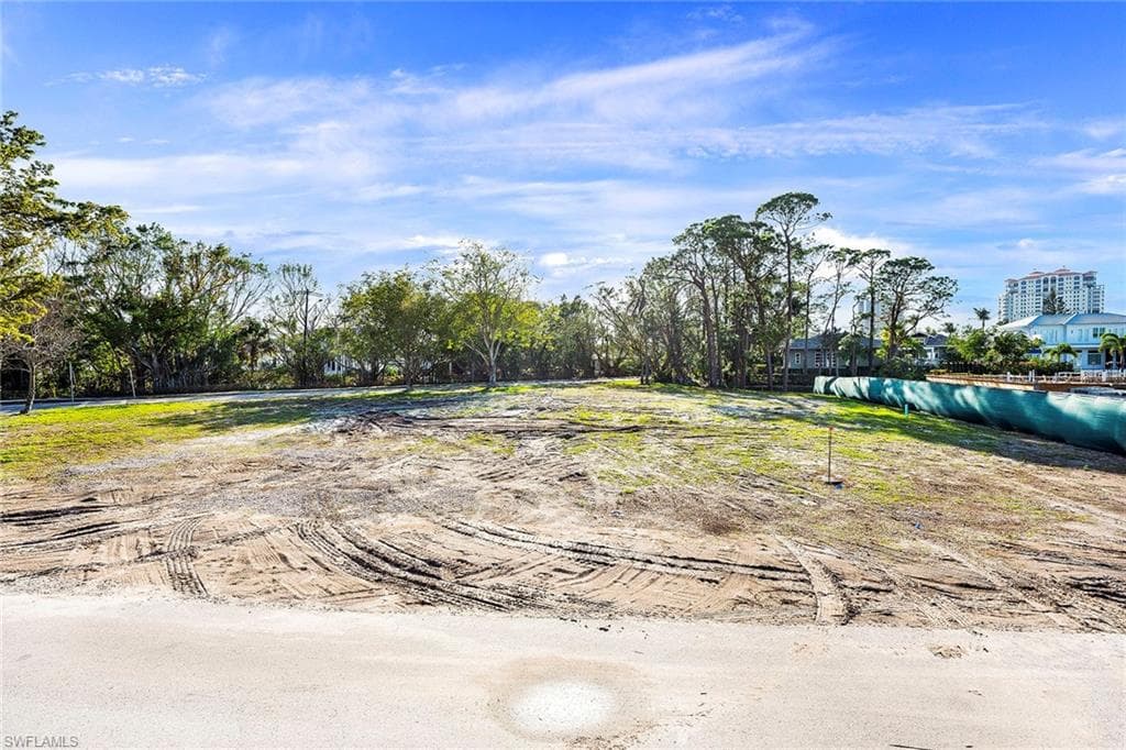 5037 Starfish AVE, NAPLES FL 34103-8