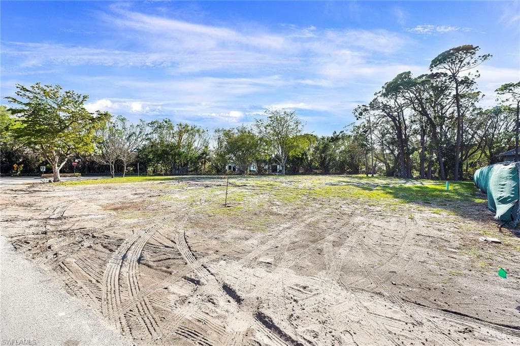 5037 Starfish AVE, NAPLES FL 34103-7