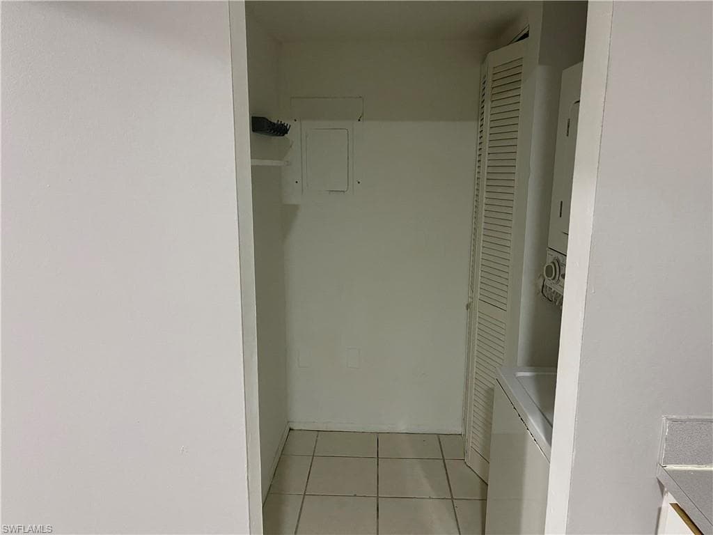 3405 Winkler AVE # 207, FORT MYERS FL 33916-17