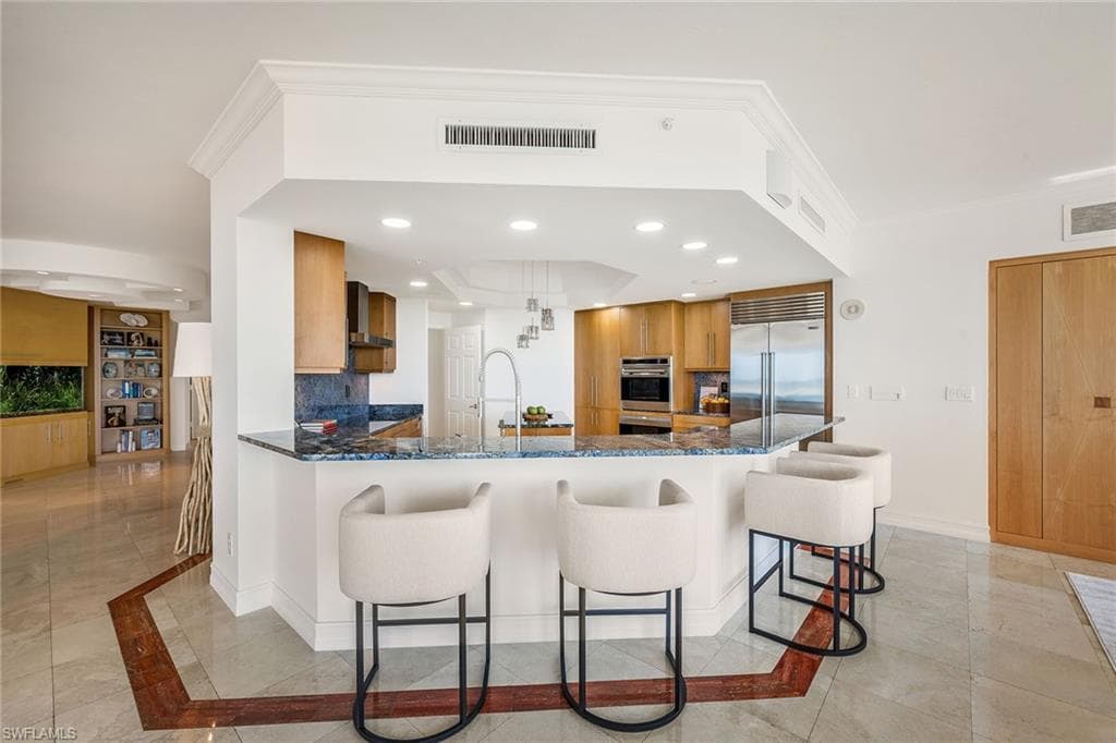 425 Dockside DR # 804, NAPLES FL 34110-18