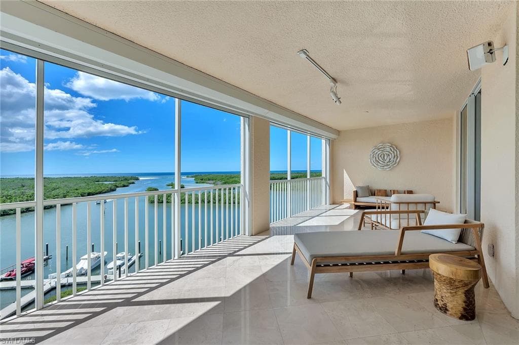 425 Dockside DR # 804, NAPLES FL 34110-39