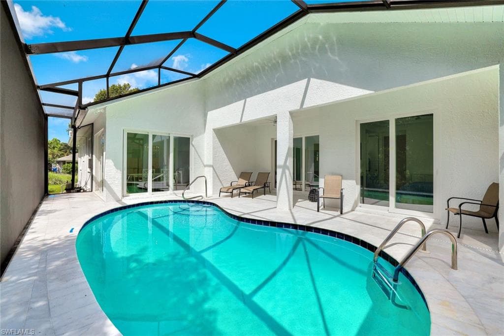 2515 Royal Palm CT, NAPLES FL 34103-25