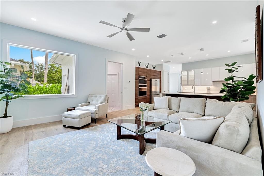 2515 Royal Palm CT, NAPLES FL 34103-4