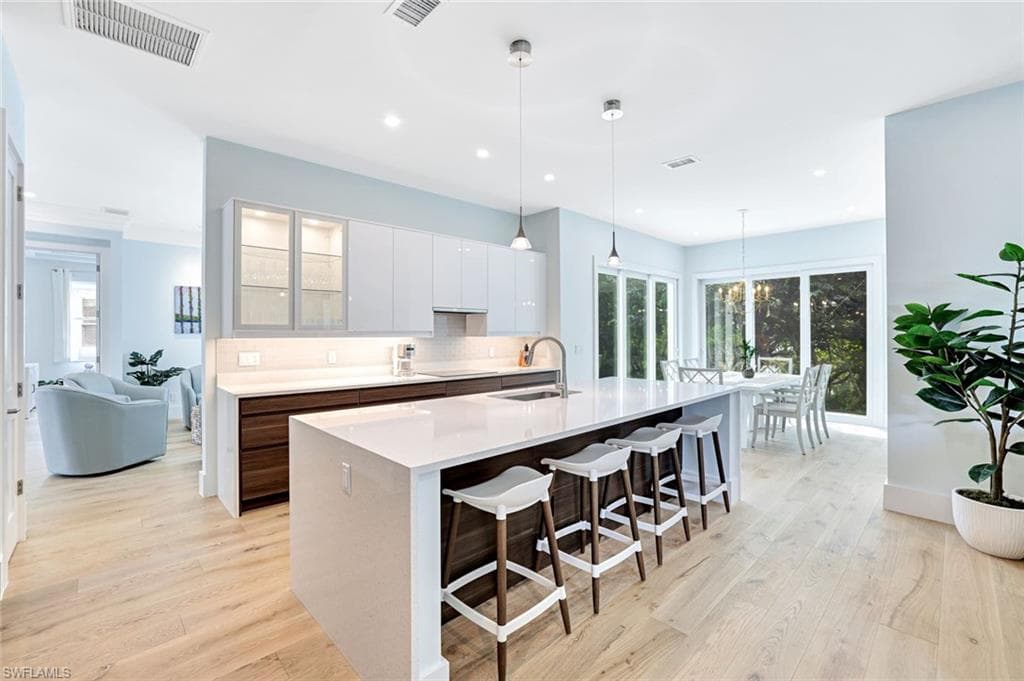 2515 Royal Palm CT, NAPLES FL 34103-8