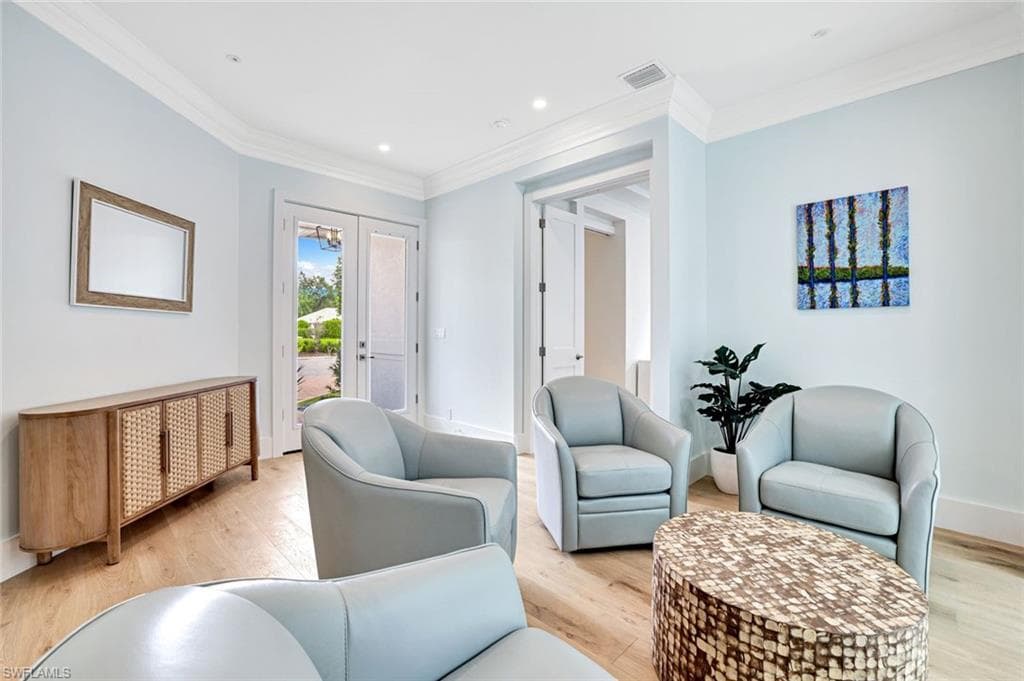 2515 Royal Palm CT, NAPLES FL 34103-3