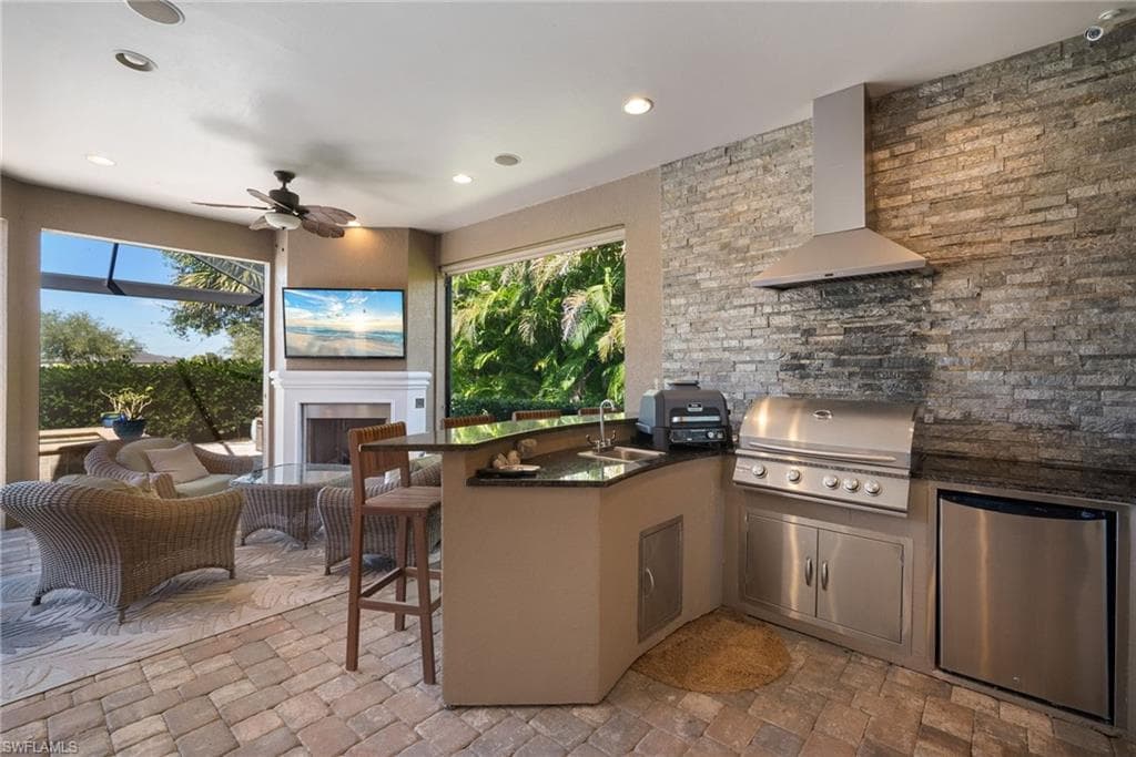 3307 Chestnut Grove DR, ALVA FL 33920-34