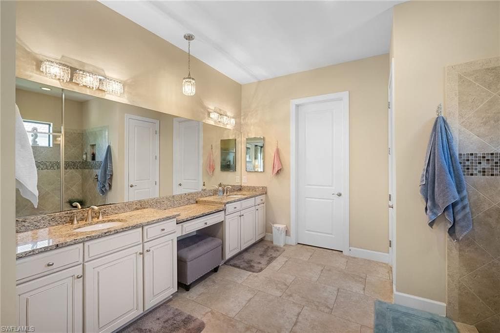 3307 Chestnut Grove DR, ALVA FL 33920-24