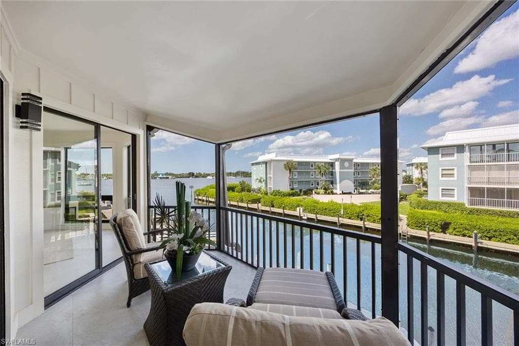 1311 Chesapeake AVE # 4A, NAPLES FL 34102-22