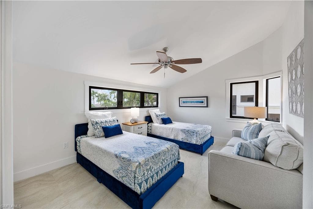 1311 Chesapeake AVE # 4A, NAPLES FL 34102-27