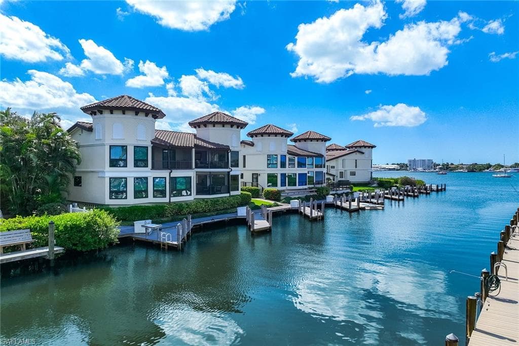 1311 Chesapeake AVE # 4A, NAPLES FL 34102-33