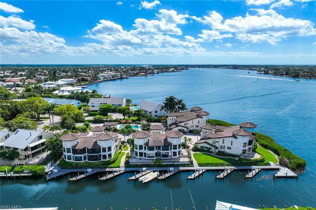 1311 Chesapeake AVE # 4A, NAPLES FL 34102-37