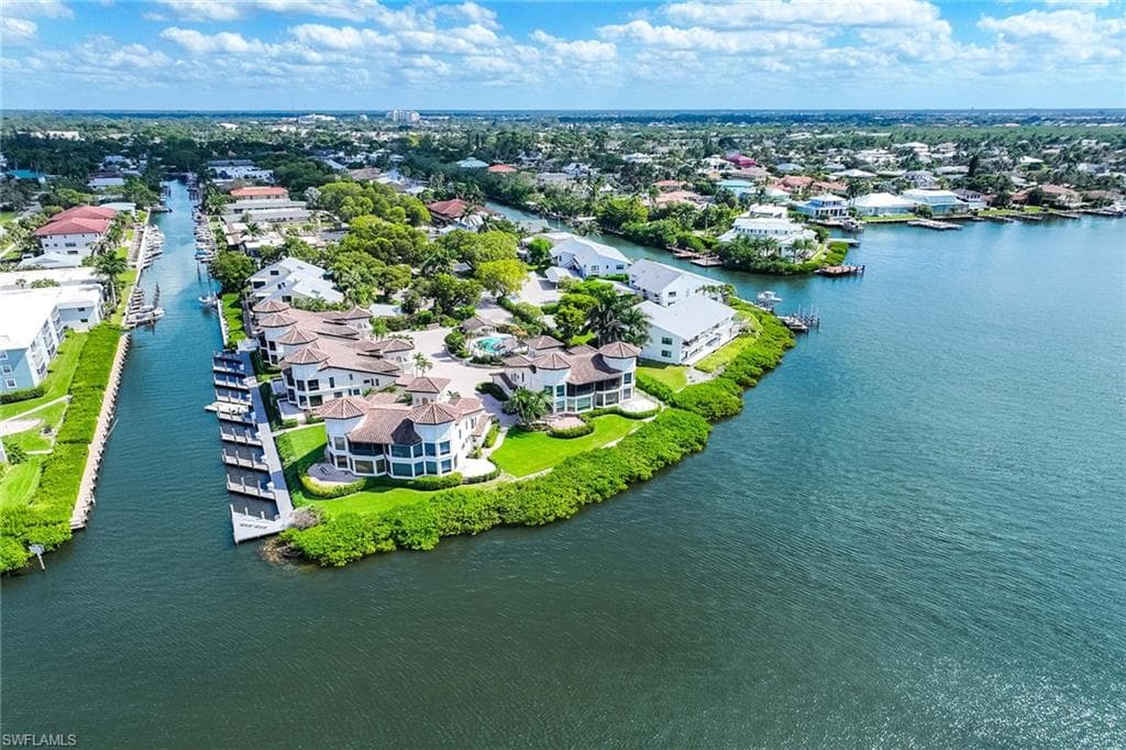 1311 Chesapeake AVE # 4A, NAPLES FL 34102-39