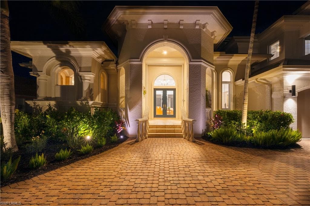 447 Egret AVE, NAPLES FL 34108-1