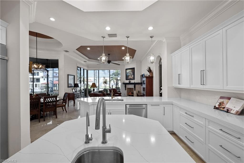 447 Egret AVE, NAPLES FL 34108-16