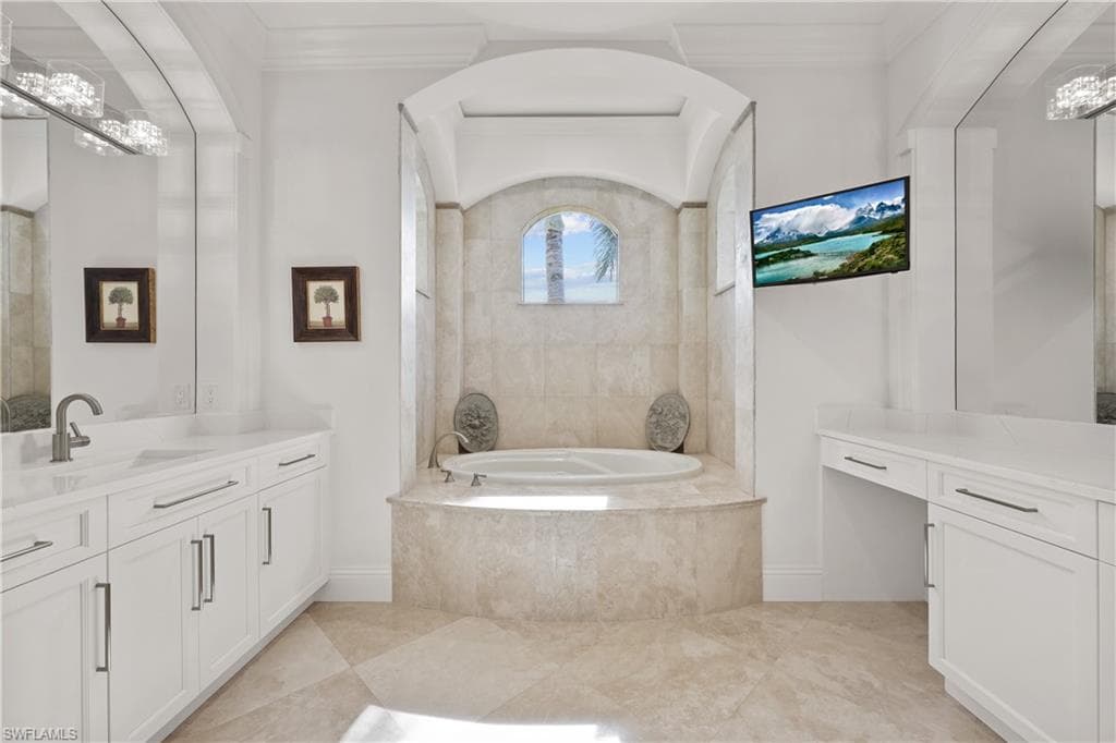 447 Egret AVE, NAPLES FL 34108-18