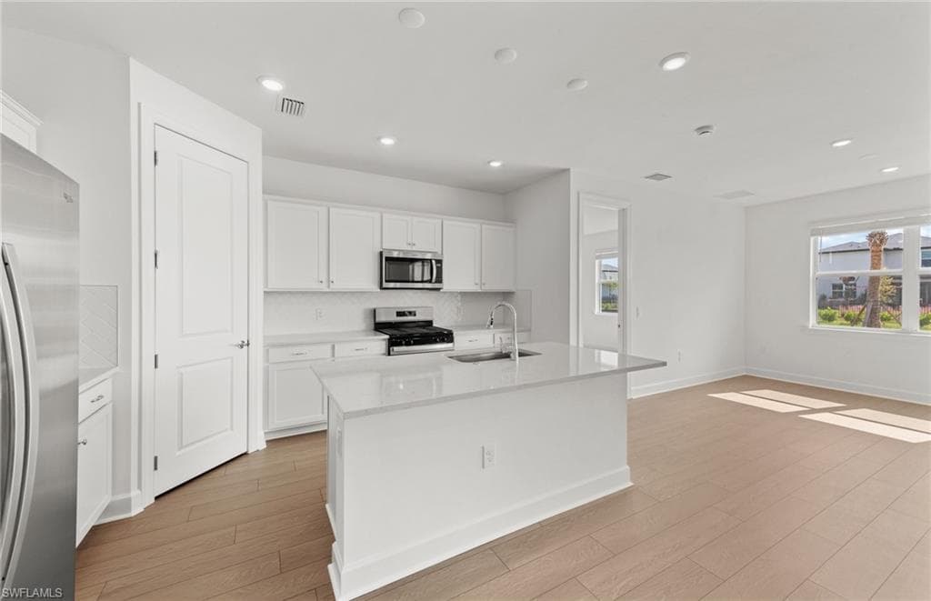 44393 Kelly DR-16