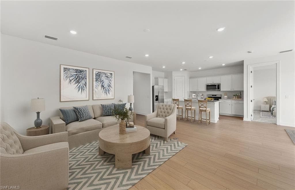 44393 Kelly DR-15