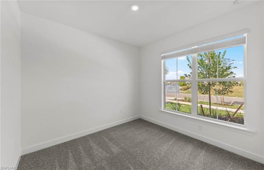 44393 Kelly DR-8