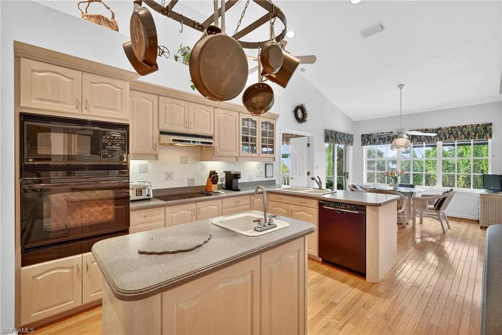 4731 Ruelle, SANIBEL FL 33957-16