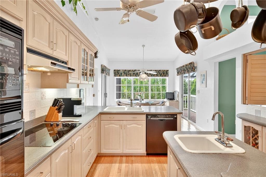 4731 Ruelle, SANIBEL FL 33957-11