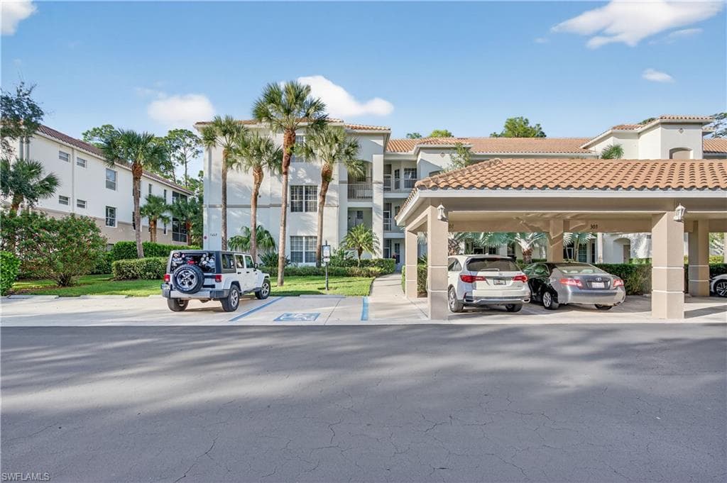 8223 Parkstone PL # 2201, NAPLES FL 34120-30