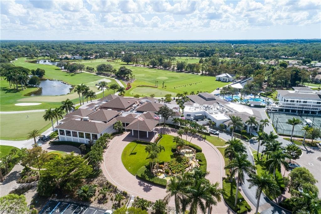 301 Courtside DR, NAPLES FL 34105-17