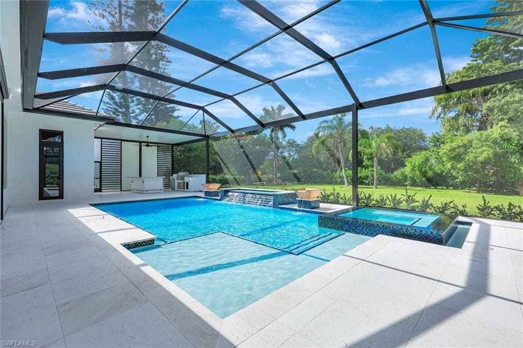 10493 Winterview DR, NAPLES FL 34109-31