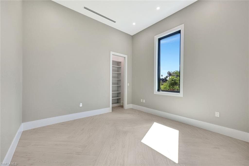 10493 Winterview DR, NAPLES FL 34109-23