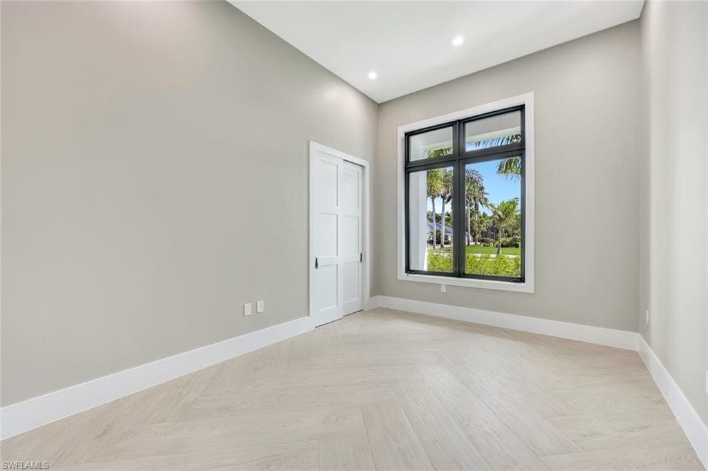 10493 Winterview DR, NAPLES FL 34109-13