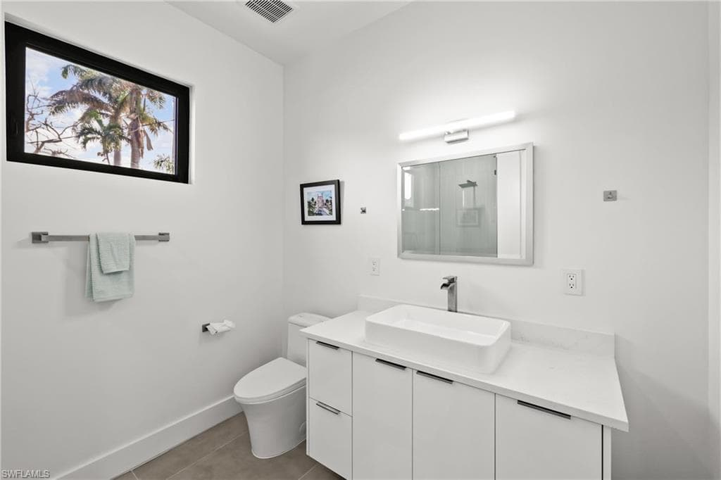 1332 Longwood DR, FORT MYERS FL 33919-25