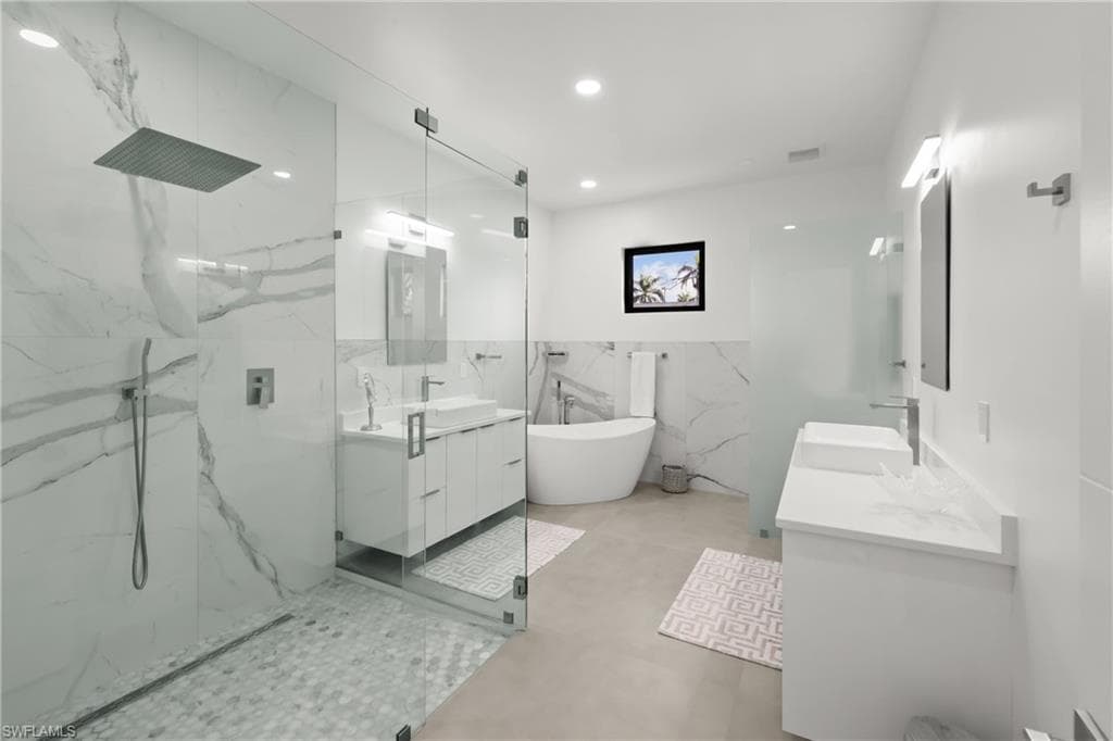 1332 Longwood DR, FORT MYERS FL 33919-14