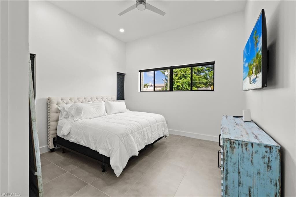 1332 Longwood DR, FORT MYERS FL 33919-18