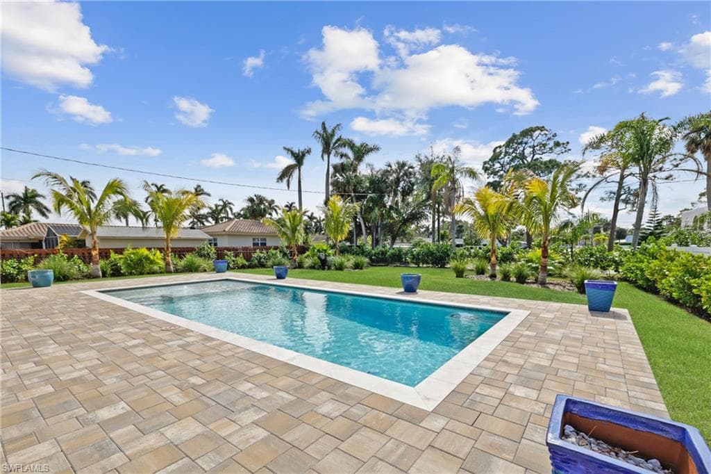 1332 Longwood DR, FORT MYERS FL 33919-34