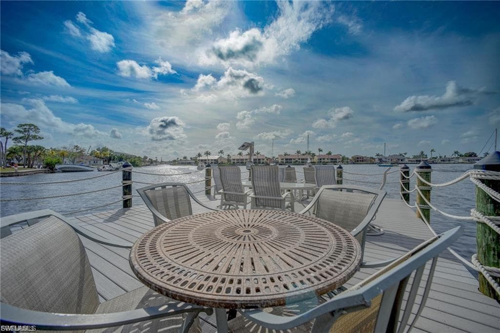 4803 Sunset CT # 104, CAPE CORAL FL 33904-1