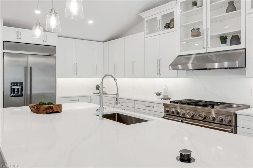 12888 Valewood DR, NAPLES FL 34119-1