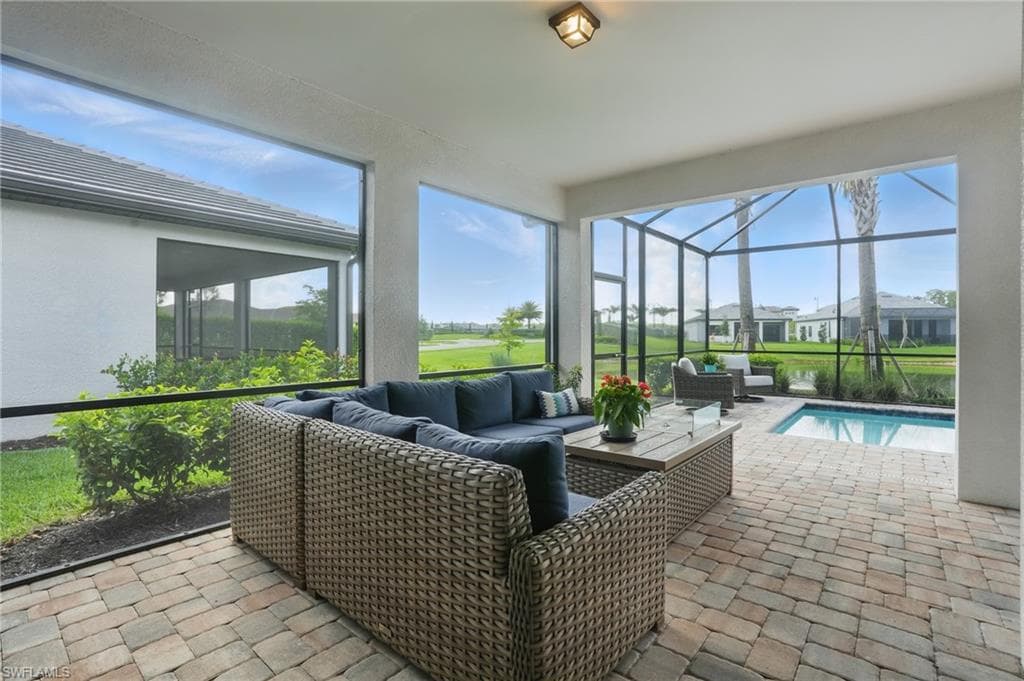 1870 Amador CT, NAPLES FL 34120-32