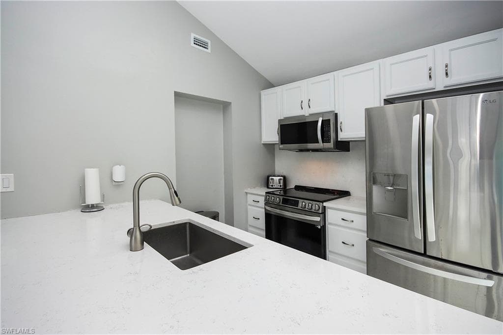 1444 Sandpiper CIR, SANIBEL FL 33957-5