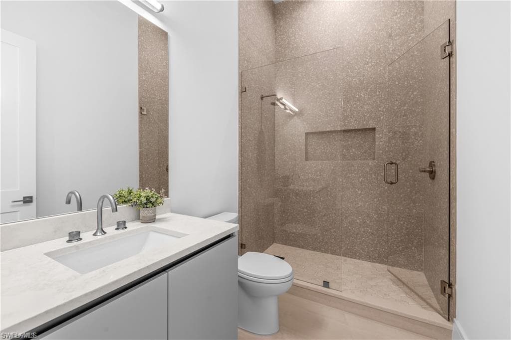 1800 Crayton RD, NAPLES FL 34102-21
